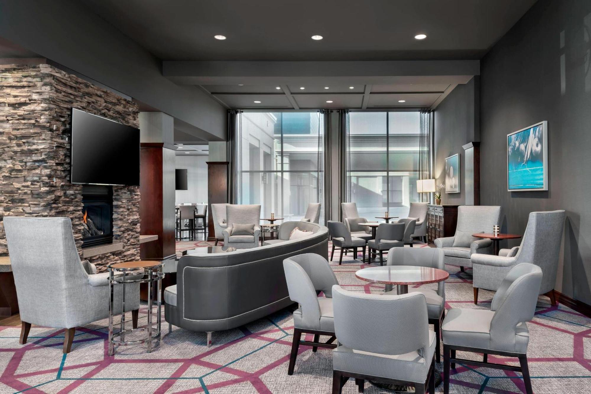 เชอราตัน โทรอนโต แอร์พอร์ต โฮเต็ล แอนด์ คอนเฟอเรนซ์ เซ็นเตอร์ Hotel โตรอนโต ภายนอก รูปภาพ